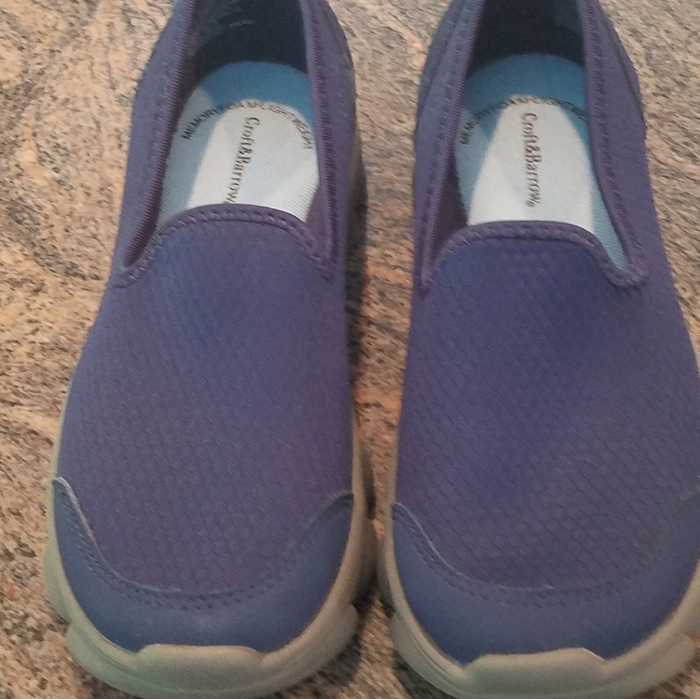Croft and Barrow size 5.5 m Navy blue